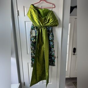 Elegant Green and Floral Dress with Bow